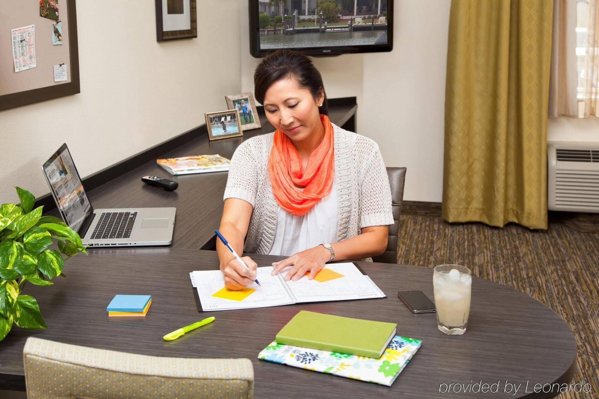 Candlewood Suites Bloomington By Ihg Buitenkant foto